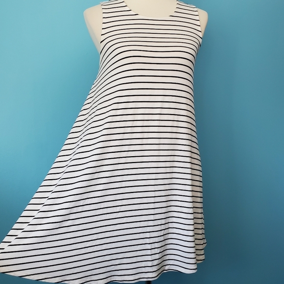 American Eagle Striped Open Back Swing Dress - Picture 5 of 12